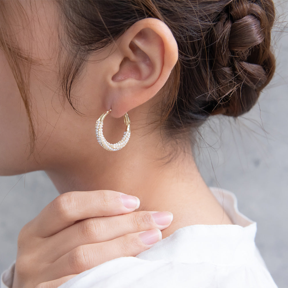 Classy ピアス ニッケルフリー メタル ミニ キュービックジルコニア パール ツイスト チタンポスト フープピアス