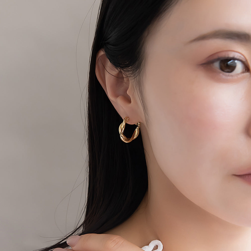 ピアス ニッケルフリー メタル ツイスト チタンポスト フープピアス