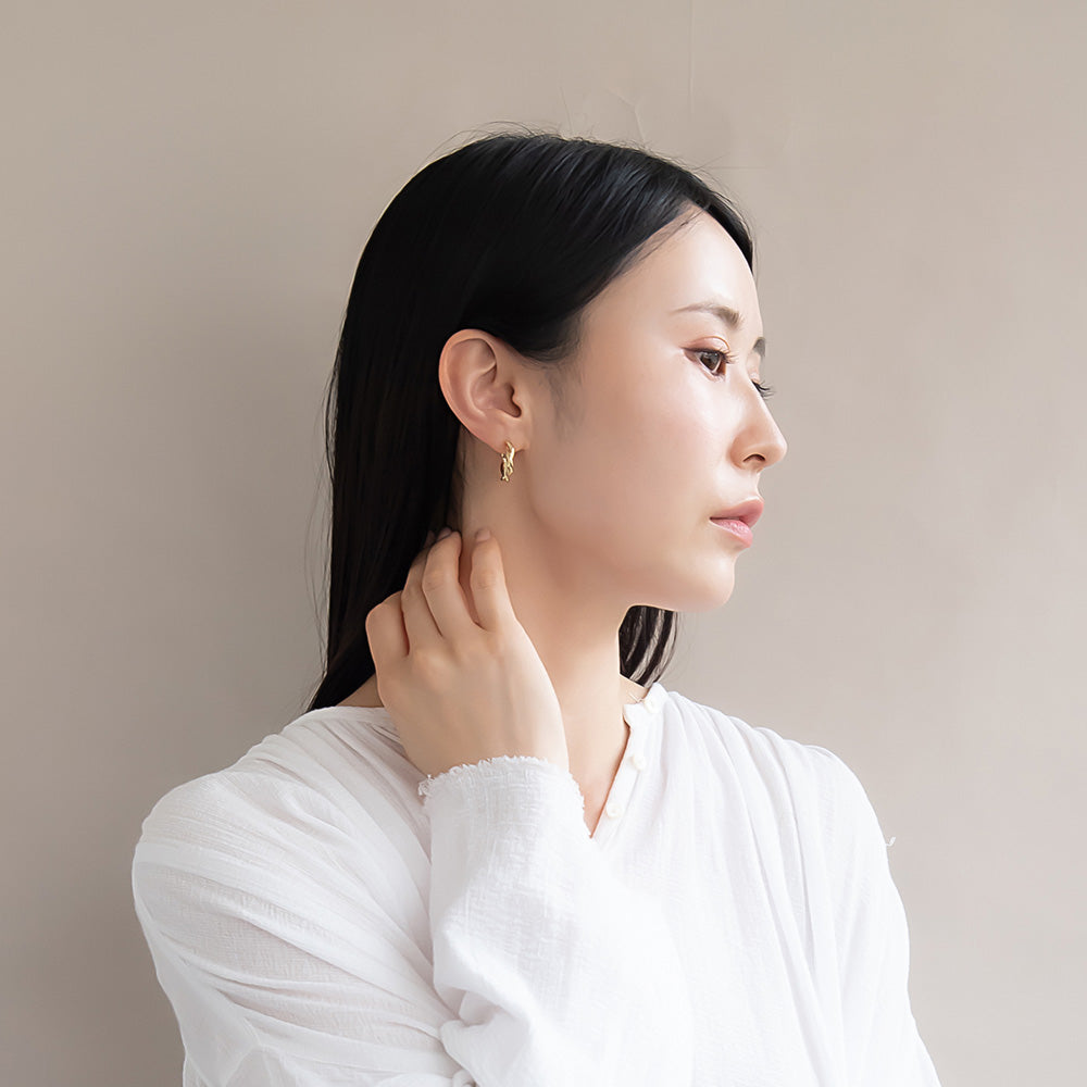 ピアス ニッケルフリー メタル ツイスト チタンポスト フープピアス