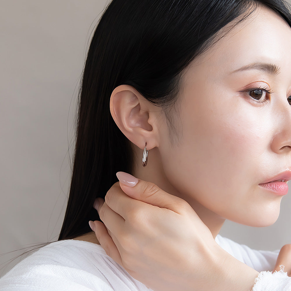 ピアス ニッケルフリー メタル ツイスト チタンポスト フープピアス