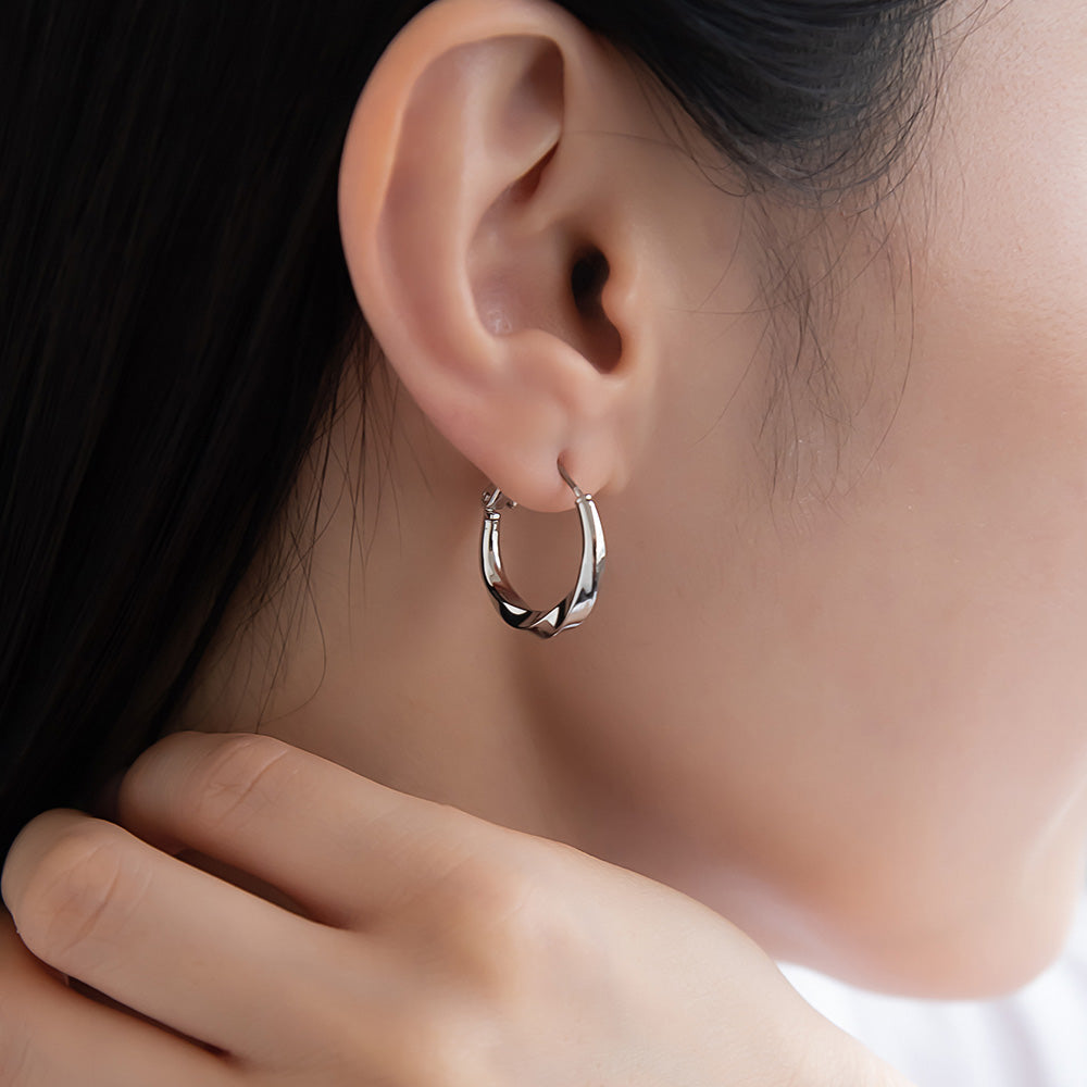 ピアス ニッケルフリー メタル ツイスト チタンポスト フープピアス