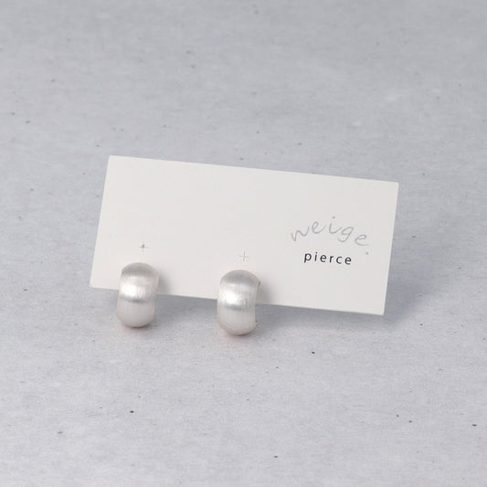 ピアス ニッケルフリー neige. メタル プレート カーブ ミニ C型 スタッドピアス