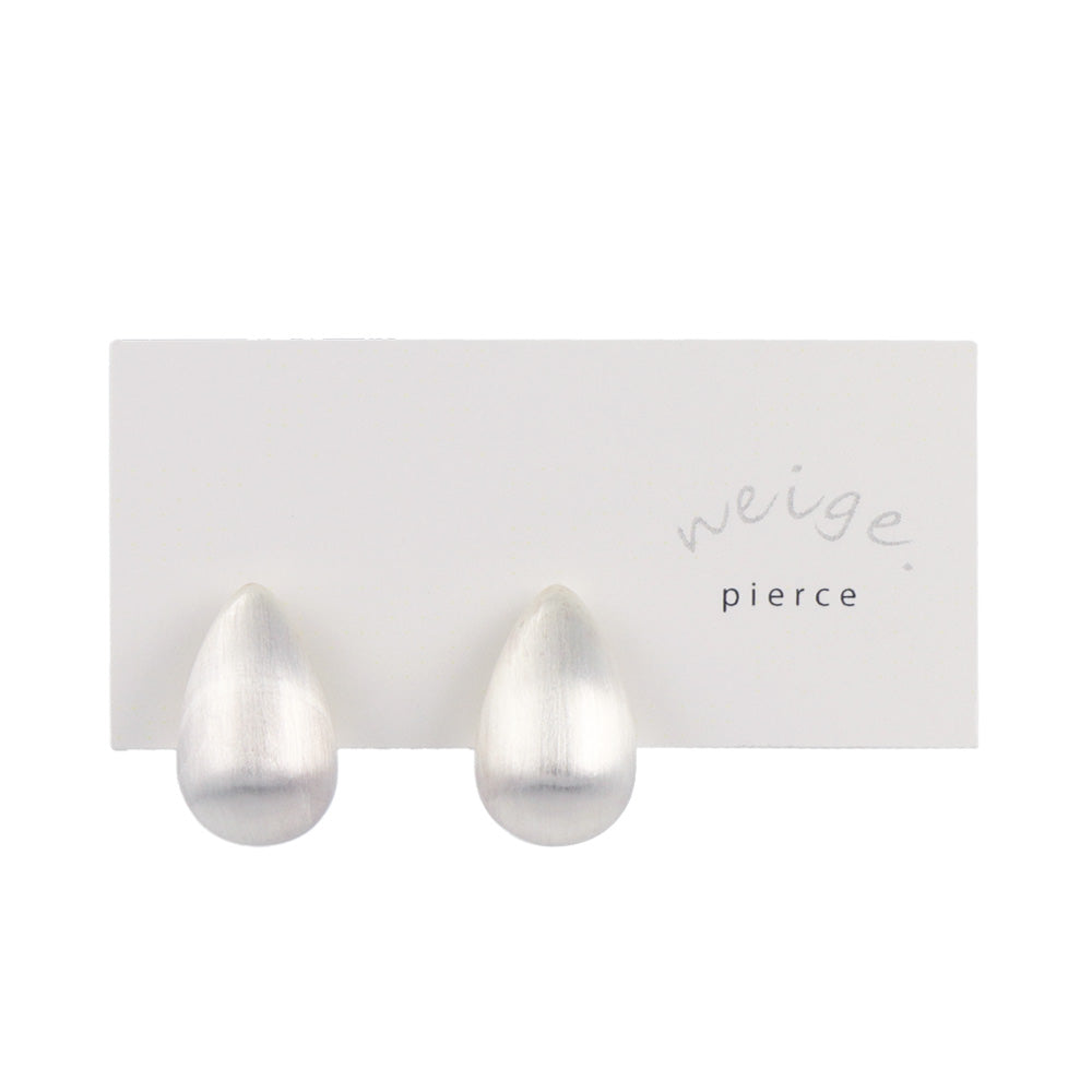 ピアス ニッケルフリー neige. メタル プレート ドロップ カーブ スタッドピアス