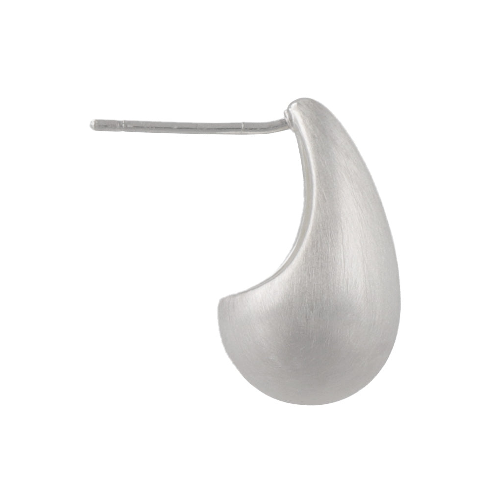 ピアス ニッケルフリー neige. メタル プレート ドロップ カーブ スタッドピアス