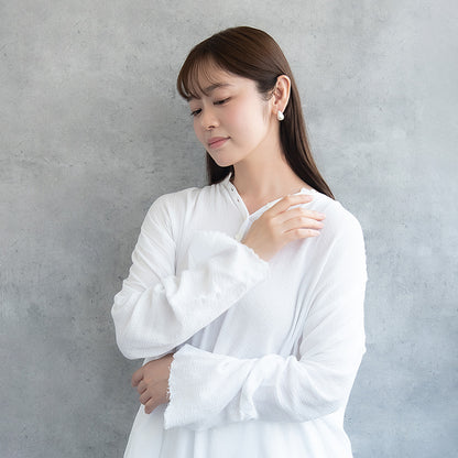 ピアス ニッケルフリー neige. メタル プレート ドロップ カーブ スタッドピアス