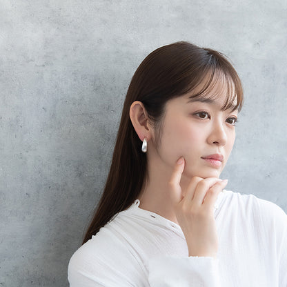 ピアス ニッケルフリー neige. メタル カーブ サイド クレッセントムーン C型 スタッドピアス