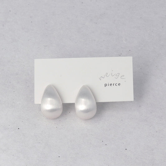 ピアス ニッケルフリー neige. メタル プレート ドロップ カーブ スタッドピアス