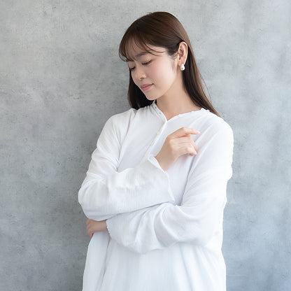 ピアス ニッケルフリー neige. メタル プレート ドロップ カーブ スタッドピアス