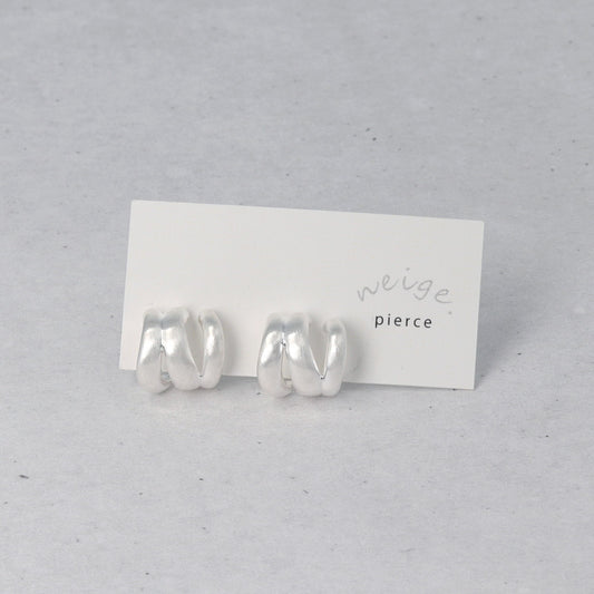 ピアス ニッケルフリー neige. メタル トリプル ライン カーブ C型 スタッドピアス