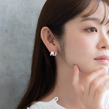 ピアス ニッケルフリー neige. メタル トリプル ライン カーブ C型 スタッドピアス