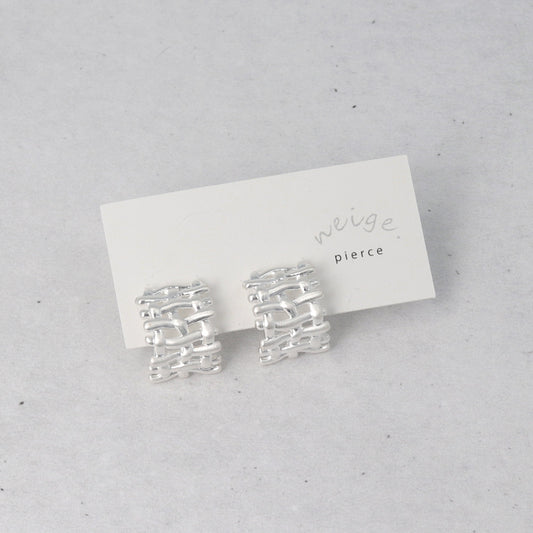 ピアス ニッケルフリー neige. メタル メッシュ スクエア カーブ スタッドピアス