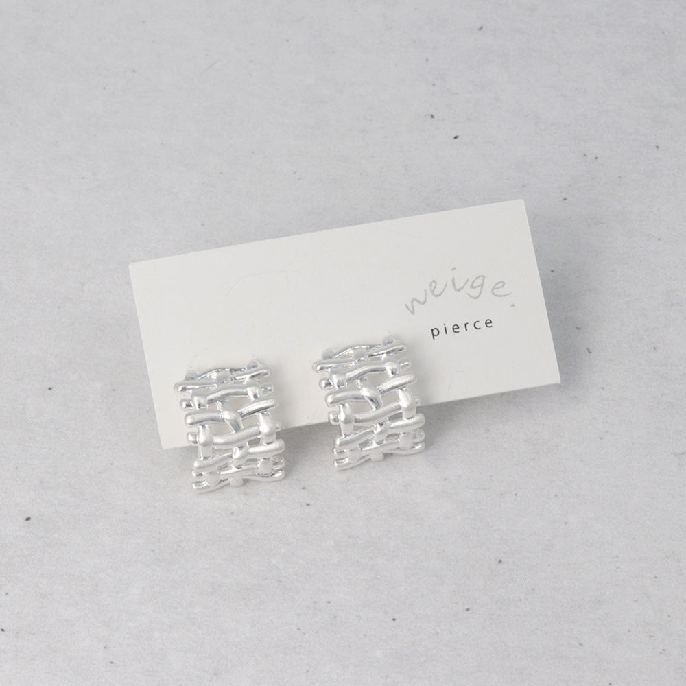 ピアス ニッケルフリー neige. メタル メッシュ スクエア カーブ スタッドピアス