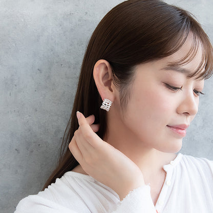 ピアス ニッケルフリー neige. メタル メッシュ スクエア カーブ スタッドピアス