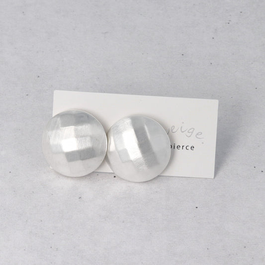 ピアス ニッケルフリー neige. メタル ボタン風 サークル スクエアカット スタッドピアス