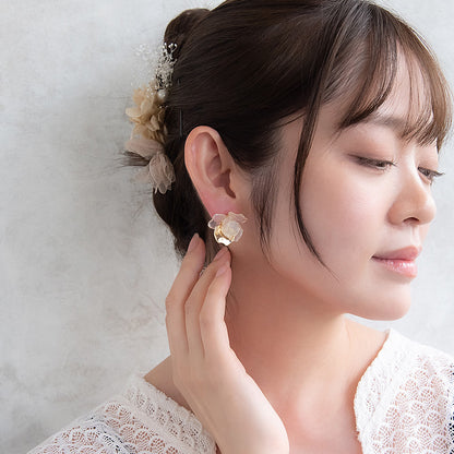 Classy ピアス ニッケルフリー メタル ワイヤー フラワー 半透明 ビッグ チタンポスト スタッドピアス