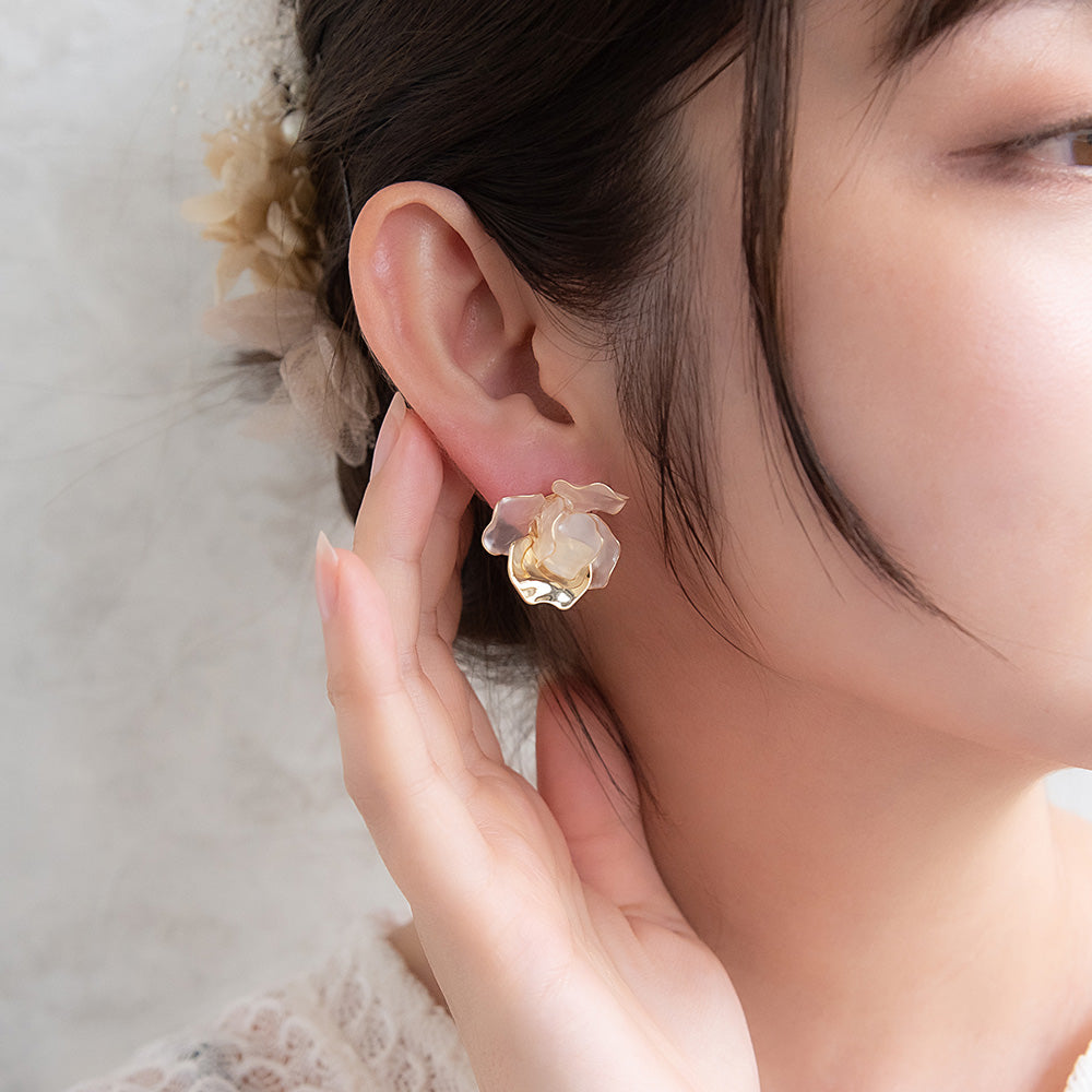 Classy ピアス ニッケルフリー メタル ワイヤー フラワー 半透明 ビッグ チタンポスト スタッドピアス