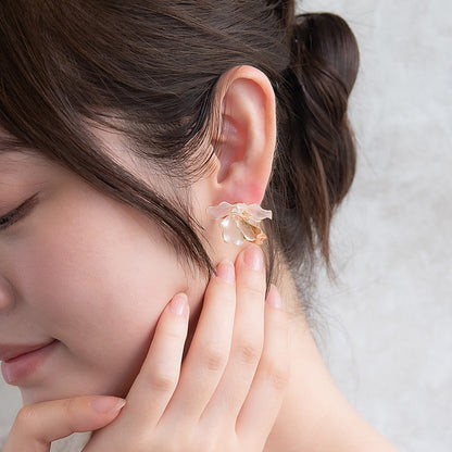 Classy ピアス ニッケルフリー メタル ワイヤー フラワー 半透明 ビッグ チタンポスト スタッドピアス