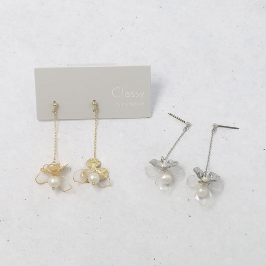 Classy ピアス ニッケルフリー メタル ワイヤー フラワー 半透明 パール チェーン 下がり チタンポスト スタッドピアス