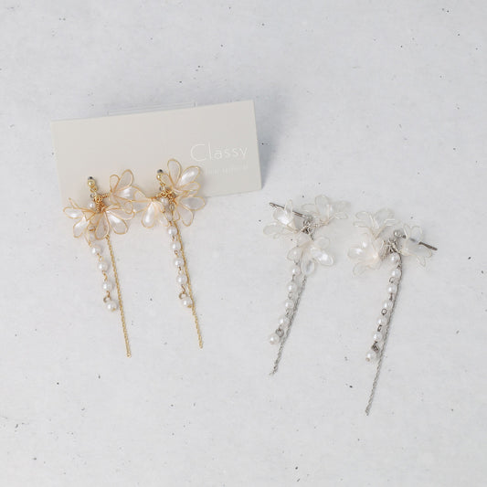 Classy ピアス ニッケルフリー メタル ワイヤー フラワー トリプル 半透明 パール チェーン 下がり チタンポスト スタッドピアス