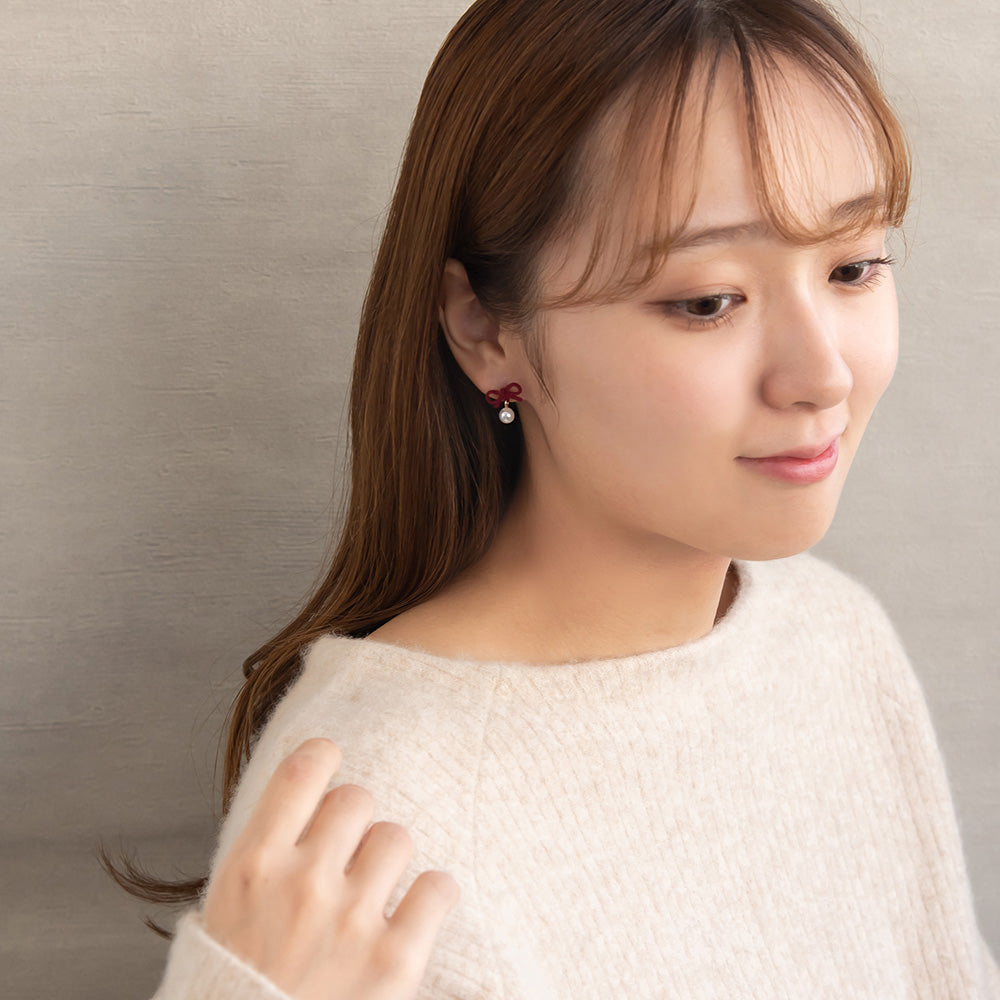 ピアス ニッケルフリー メタル フロッキー カラー リボン パール チタンポスト スタッドピアス