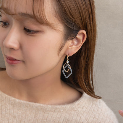 ピアス ニッケルフリー メタル フロッキー カラー ツイスト ロンバス チタンポスト スタッドピアス