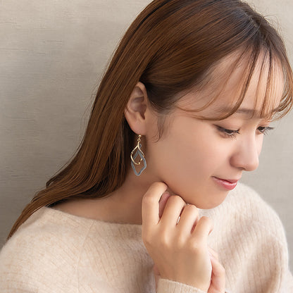 ピアス ニッケルフリー メタル フロッキー カラー ツイスト ロンバス チタンポスト スタッドピアス