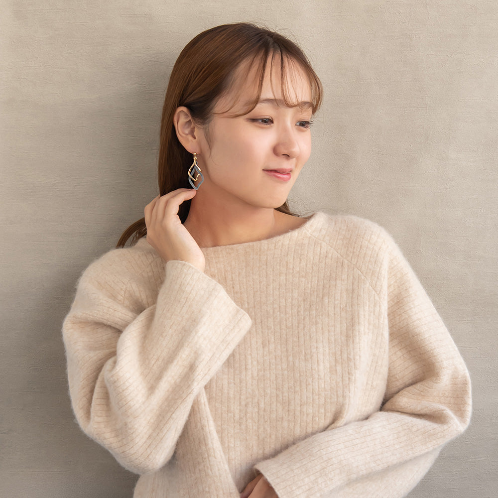 ピアス ニッケルフリー メタル フロッキー カラー ツイスト ロンバス チタンポスト スタッドピアス