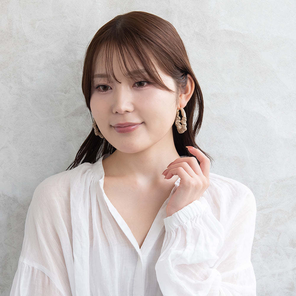 ピアス ニッケルフリー フェイクレザー ギャザー ベーシックカラー シルバー925ポスト フープピアス