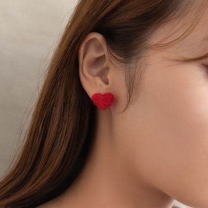 ピアス  ニッケルフリー ウール ハート チタンポスト スタッドピアス