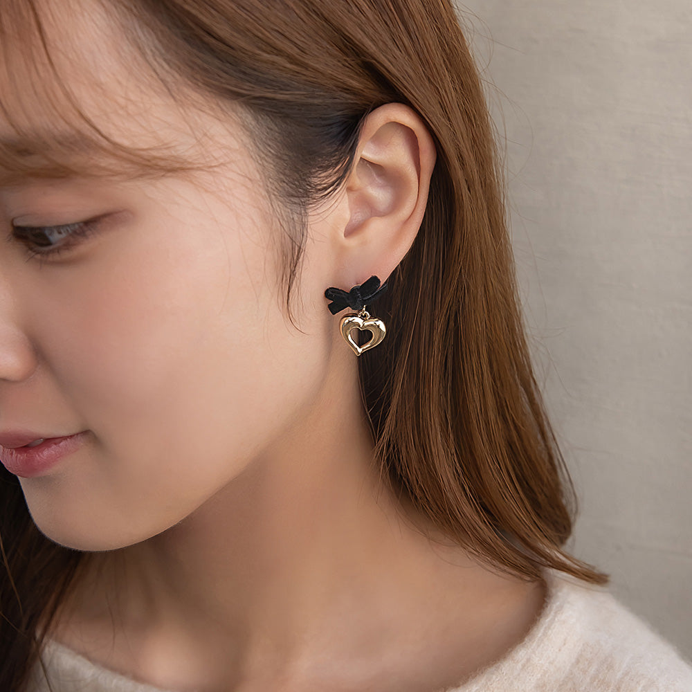 ピアス ニッケルフリー リボン ハート ベロア ステンレスポスト スタッドピアス