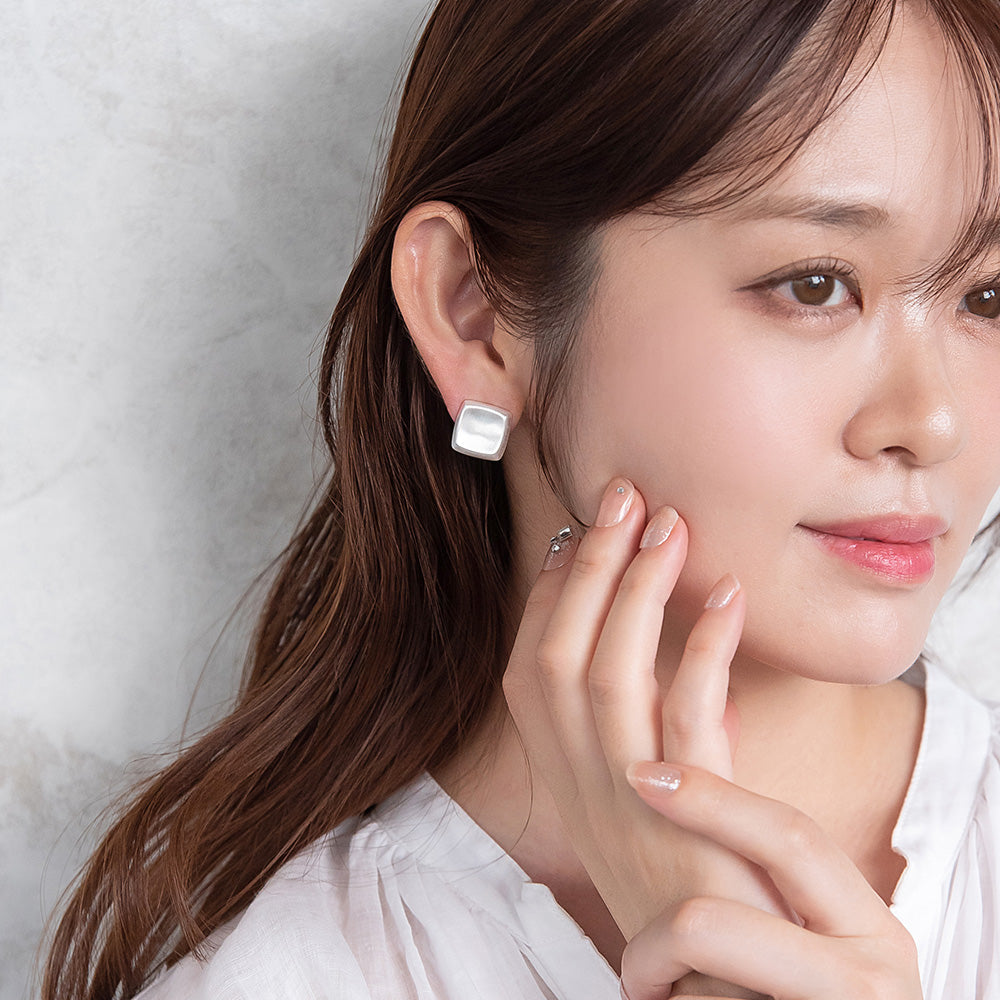 ピアス  ニッケルフリー neige. スクエア スタッドピアス