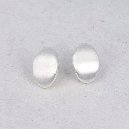 ピアス  ニッケルフリー neige. オーバル スタッドピアス