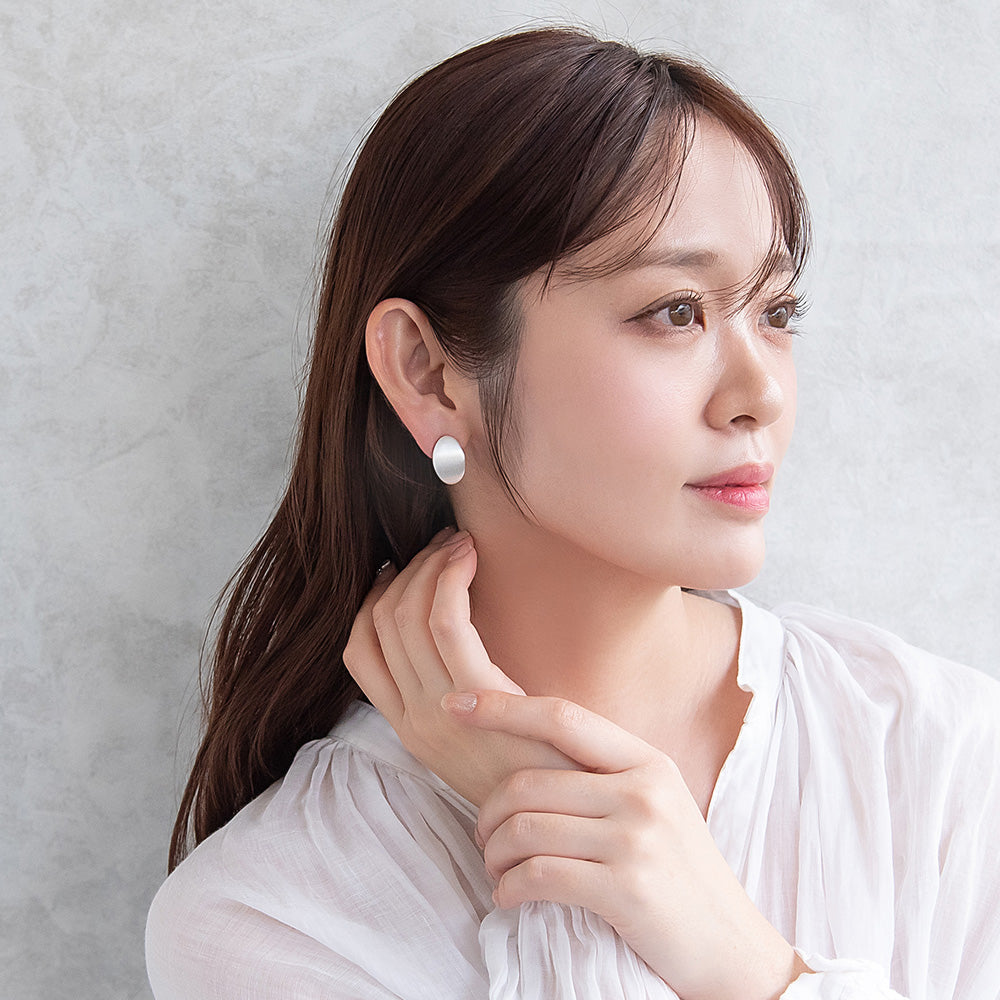 ピアス  ニッケルフリー neige. オーバル スタッドピアス