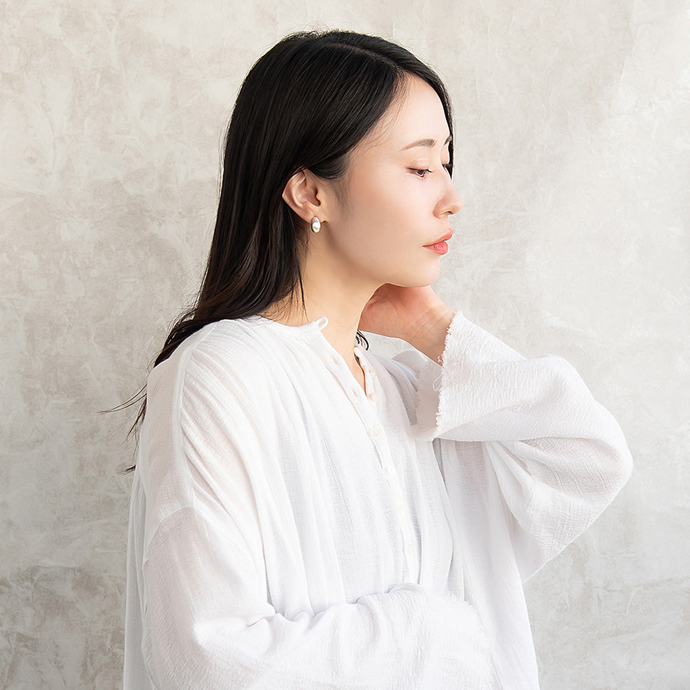 ピアス  ニッケルフリー neige. サイド クレッセントムーン スタッドピアス