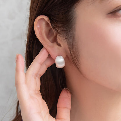 ピアス  ニッケルフリー neige. オーバル カーブ スタッドピアス