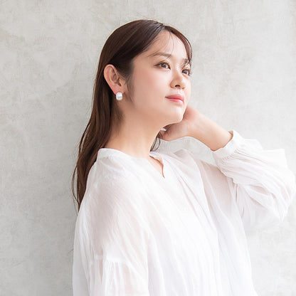 ピアス  ニッケルフリー neige. オーバル カーブ スタッドピアス