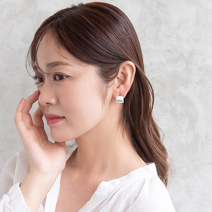 ピアス  ニッケルフリー neige. レクタングル カーブ スタッドピアス