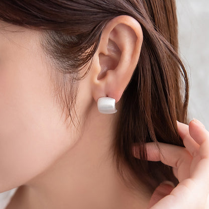 ピアス  ニッケルフリー neige. レクタングル カーブ スタッドピアス