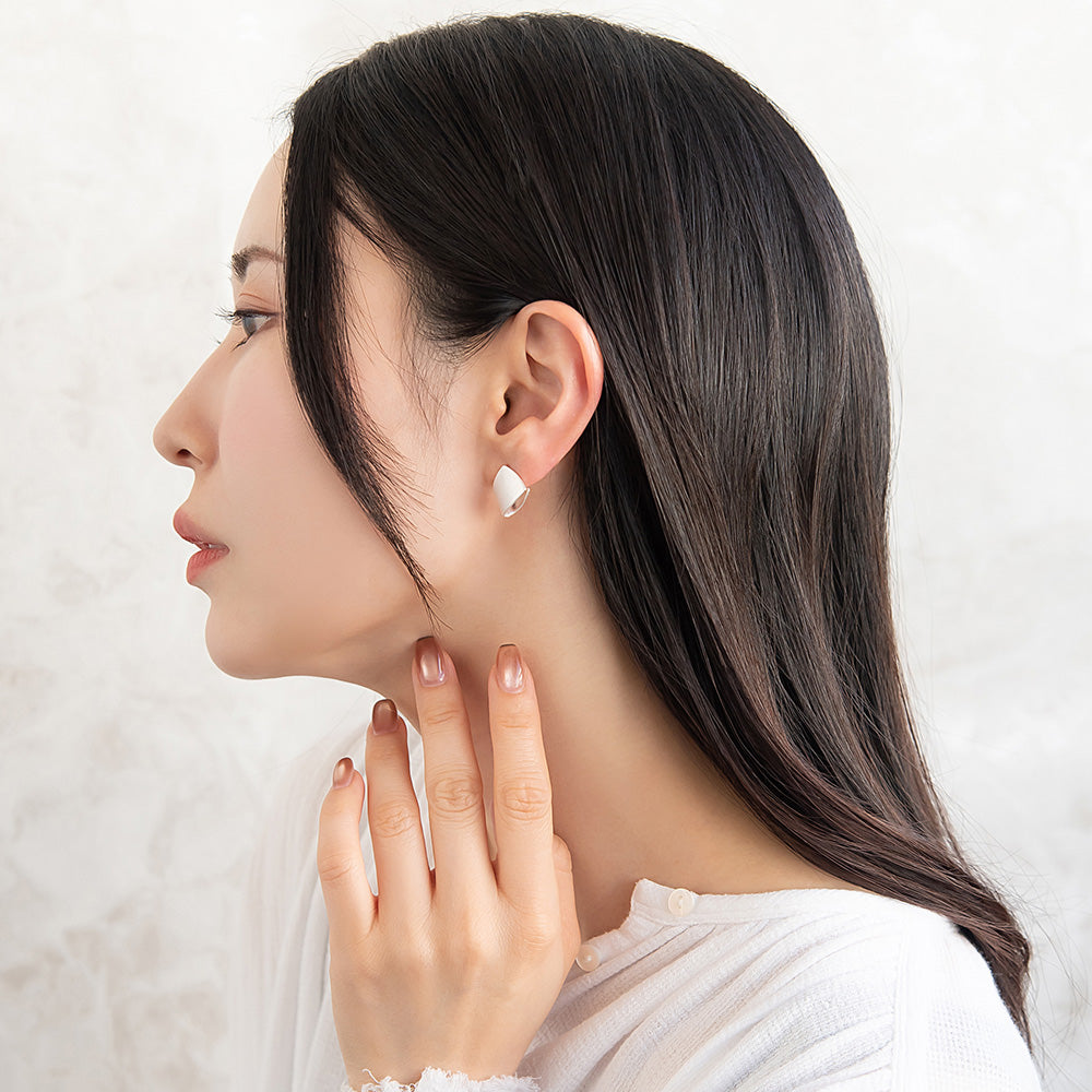 ピアス  ニッケルフリー neige. トライアングル フォールド スタッドピアス