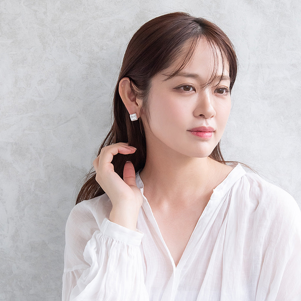 ピアス  ニッケルフリー neige. スクエア 凸凹 スタッドピアス