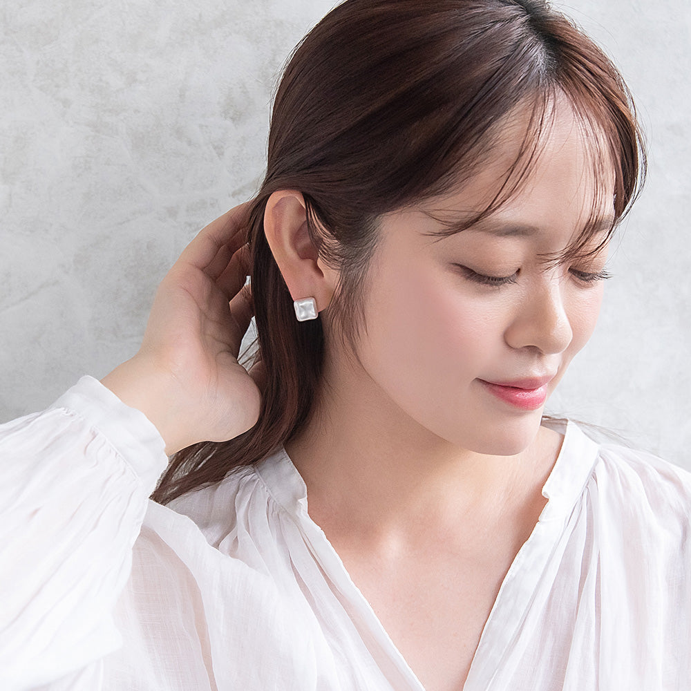 ピアス  ニッケルフリー neige. スクエア 凸凹 スタッドピアス