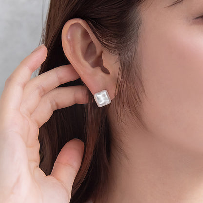 ピアス  ニッケルフリー neige. スクエア 凸凹 スタッドピアス