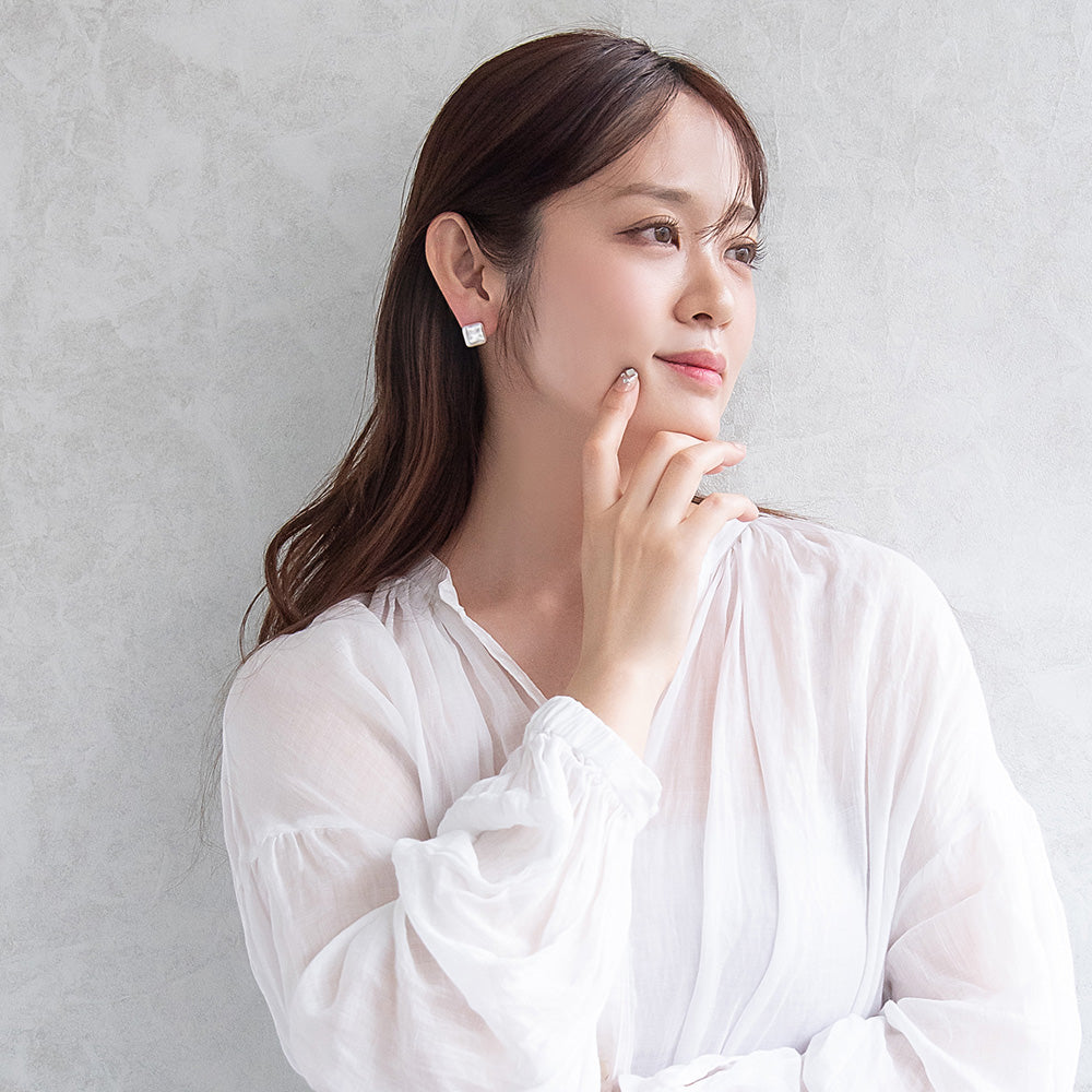 ピアス  ニッケルフリー neige. スクエア 凸凹 スタッドピアス