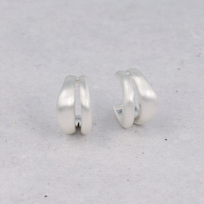 ピアス  ニッケルフリー neige. ダブル カーブライン スタッドピアス