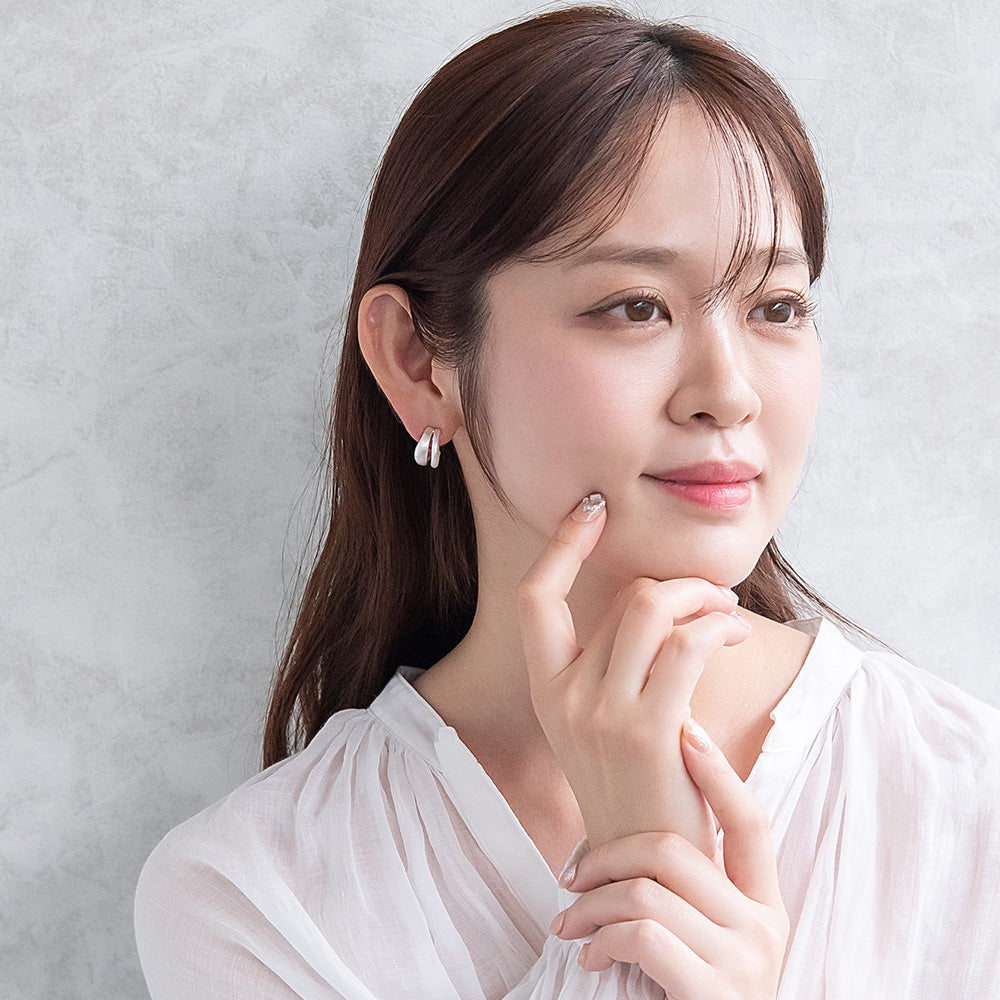 ピアス  ニッケルフリー neige. ダブル カーブライン スタッドピアス