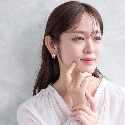 ピアス  ニッケルフリー neige. ダブル カーブライン スタッドピアス