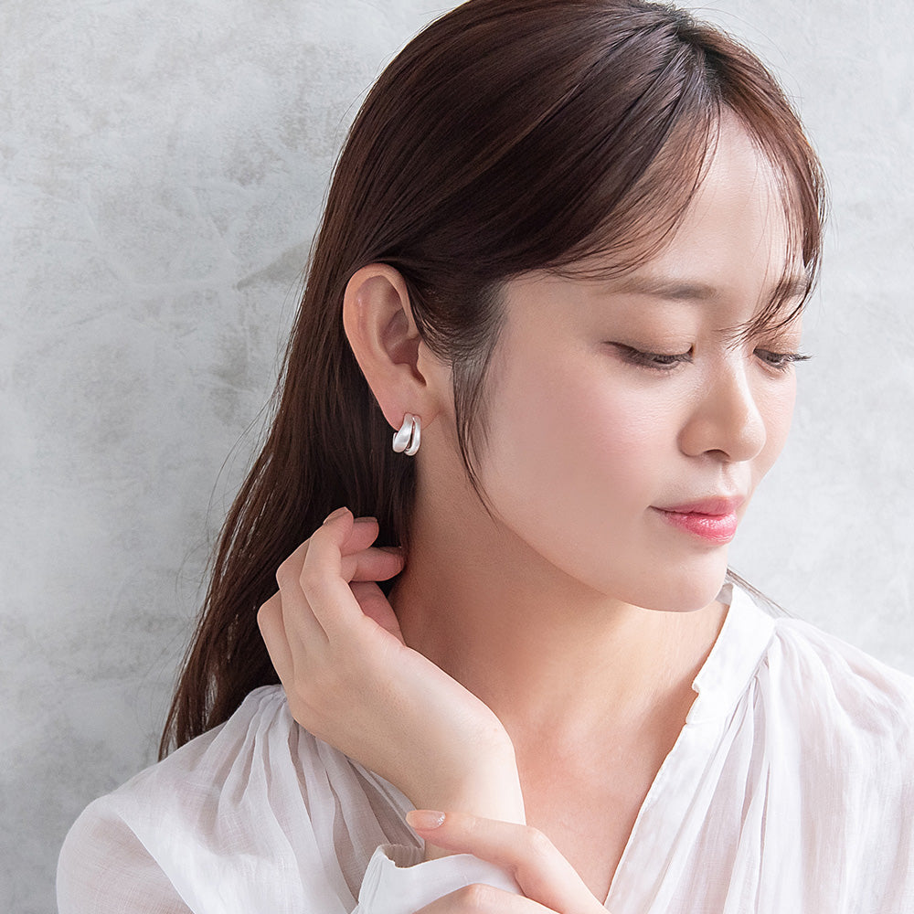 ピアス  ニッケルフリー neige. ダブル カーブライン スタッドピアス