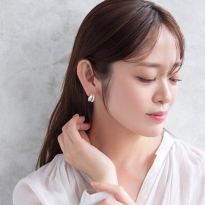 ピアス  ニッケルフリー neige. ダブル カーブライン スタッドピアス