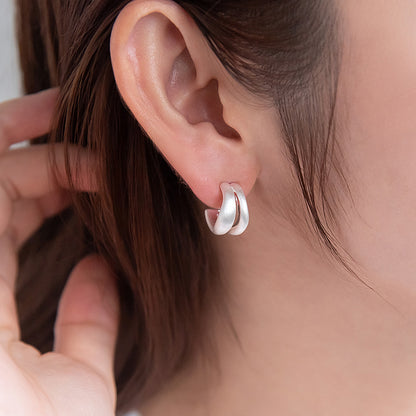 ピアス  ニッケルフリー neige. ダブル カーブライン スタッドピアス