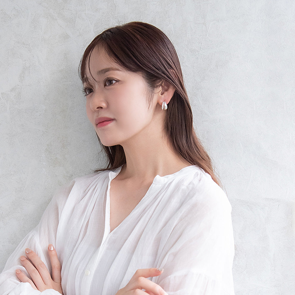 ピアス  ニッケルフリー neige. ダブル カーブライン スタッドピアス